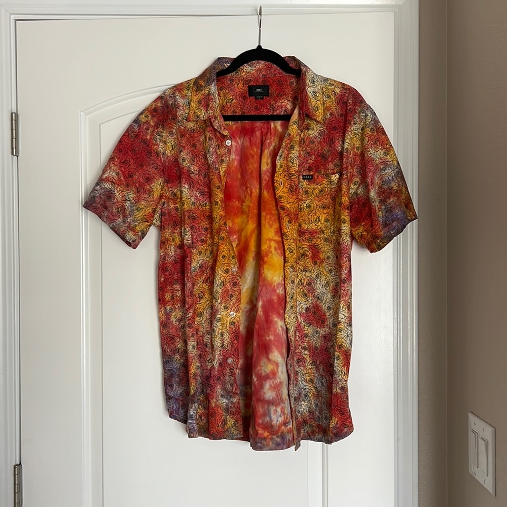 Men’s size large obey button up shirt